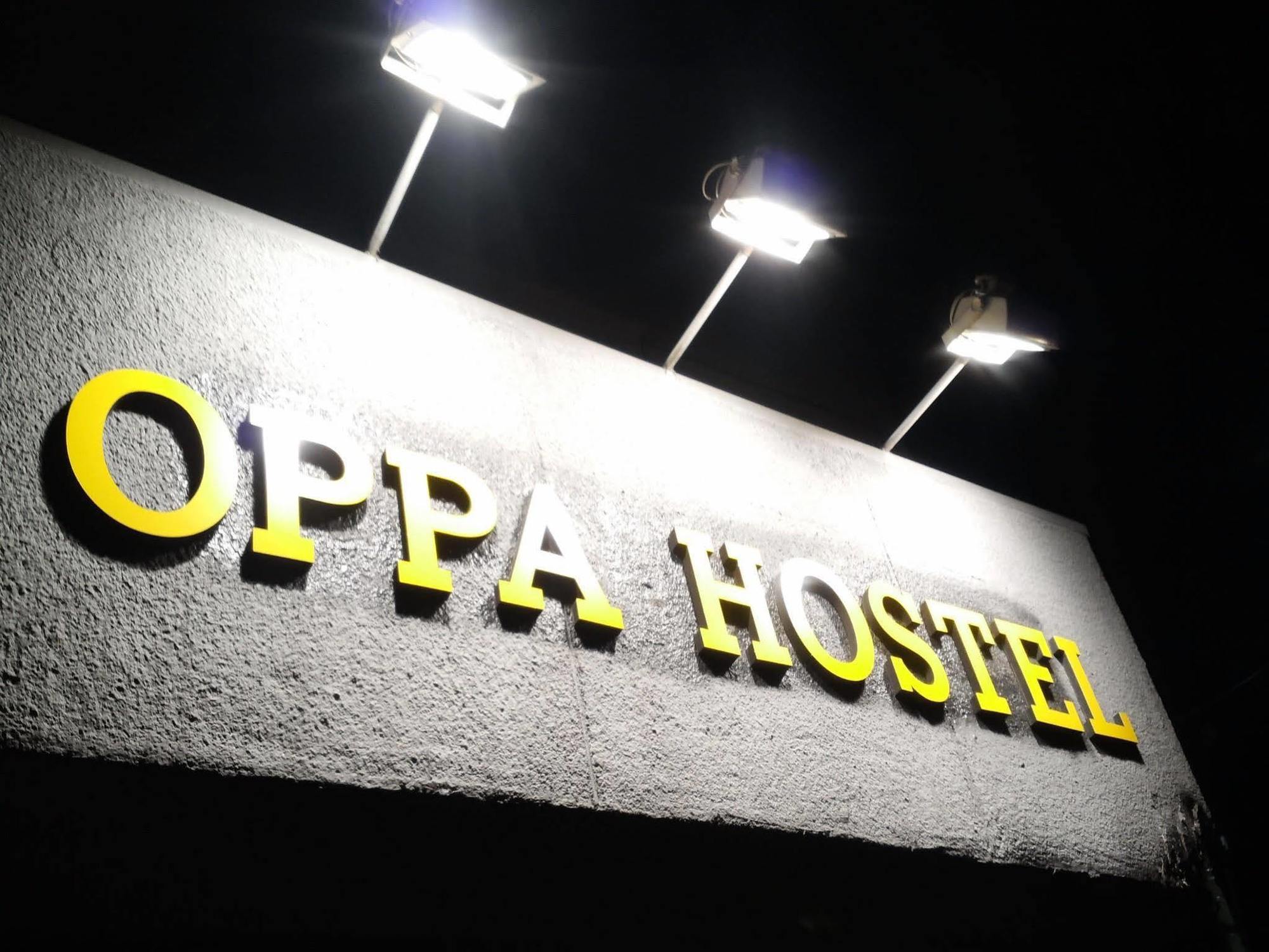 Oppa Hostel Sinchon-Hongdae Сеул Экстерьер фото